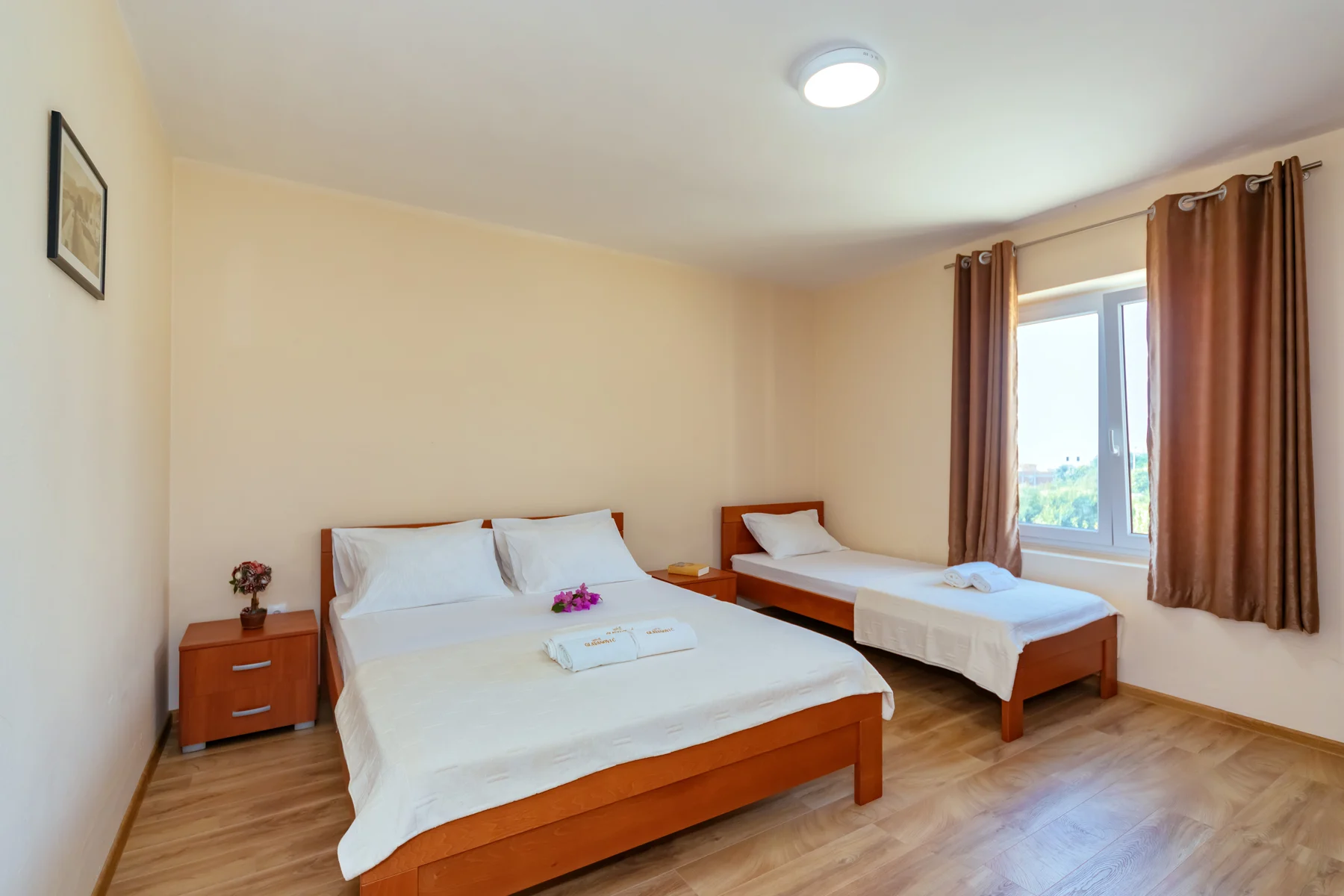Uphill Villa — twin bedroom